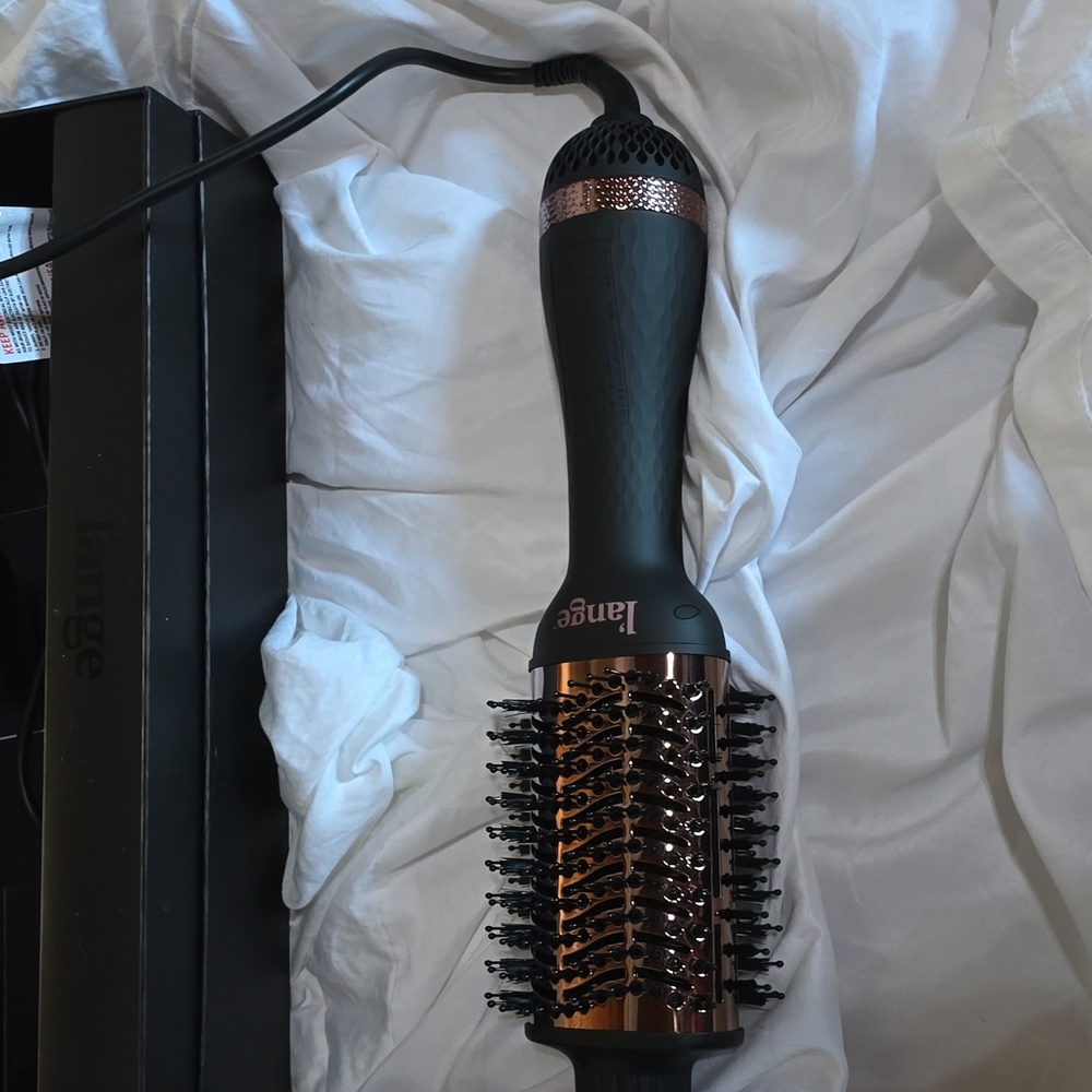 New in box | L’ange | Le Volume 75MM | 2-in-1 Titanium Brush Dryer**